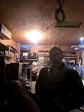 Snapshot of Laying_Sooner chatting on 8, 11, 2025 Laying Sooner online show from 8, 11, 2025