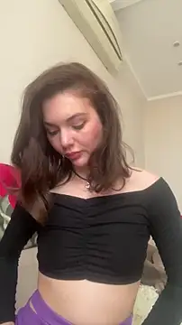 Snapshot of A_lic_E chatting on 25, 4, 2026 A lic E online show from 25, 4, 2026