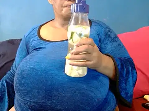 CUTEFIRMMELONSS online show from 5, 3, 2025