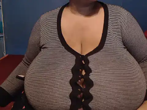 CUTEFIRMMELONSS online show from 11, 3, 2025