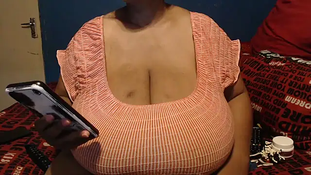 CUTEFIRMMELONSS online show from 30, 10, 2025