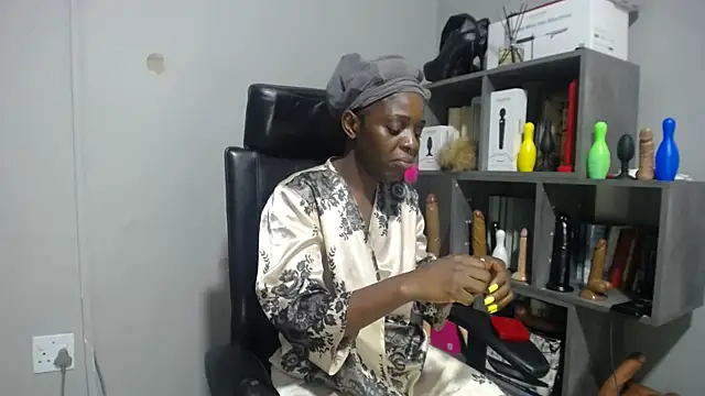 Snapshot of Shaniko89 chatting on 11, 11, 2025 Shaniko89 online show from 11, 11, 2025