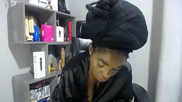 Snapshot of Shaniko89 chatting on 4, 12, 2025 Shaniko89 online show from 4, 12, 2025