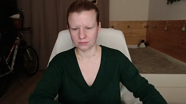 Snapshot of Exponent_5 chatting on 3, 12, 2024 Exponent 5 online show from 3, 12, 2024