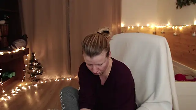 Snapshot of Exponent_5 chatting on 1, 1, 2025 Exponent 5 online show from 1, 1, 2025