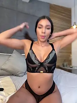 Snapshot of EllaSanz_ chatting on 12, 5, 2026 EllaSanz online show from 12, 5, 2026