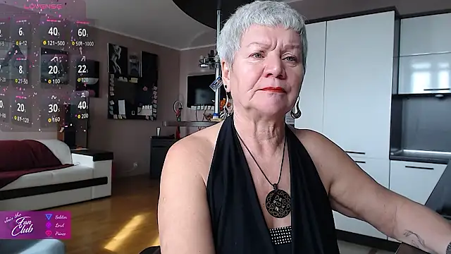 Snapshot of roxana_brooks chatting on 8, 3, 2026 roxana brooks online show from 8, 3, 2026