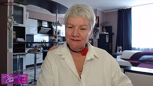 Snapshot of roxana_brooks chatting on 1, 4, 2026 roxana brooks online show from 1, 4, 2026