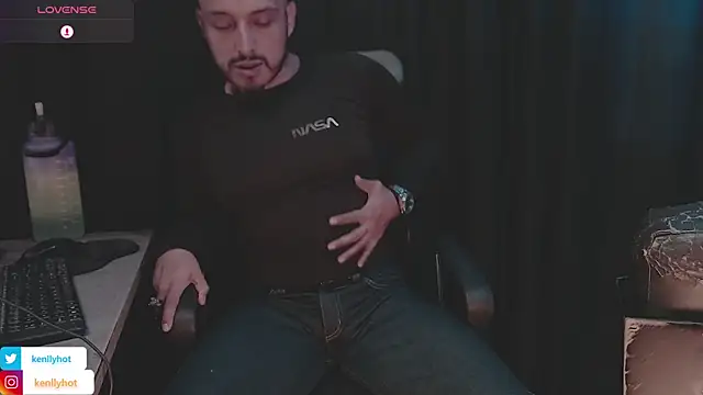 Snapshot of KenllyH chatting on 2, 4, 2026 KenllyH online show from 2, 4, 2026