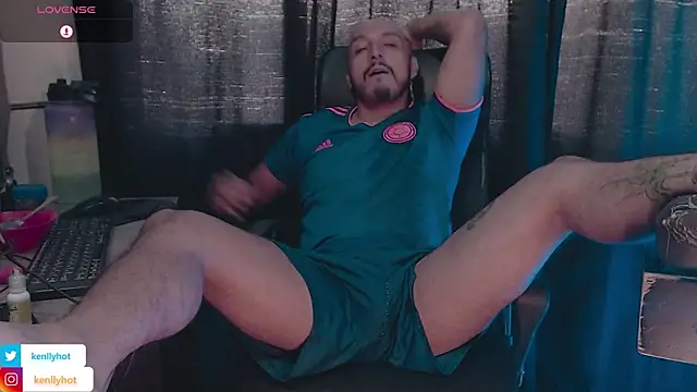 Snapshot of KenllyH chatting on 3, 4, 2026 KenllyH online show from 3, 4, 2026