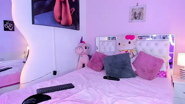 Snapshot of Candace_Hill1 chatting on 1, 2, 2025 Candace Hill1 online show from 1, 2, 2025