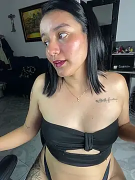 Lucia-Candy online show from 2, 3, 2025