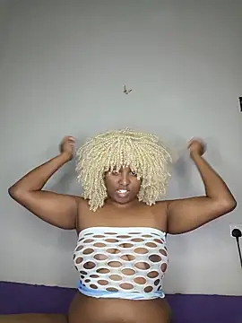 Snapshot of queen_mendyz chatting on 1, 6, 2026 queen mendyz online show from 1, 6, 2026