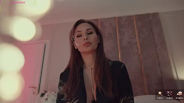 Snapshot of MilaDYstarlight chatting on 19, 10, 2025 MilaDYstarlight online show from 19, 10, 2025