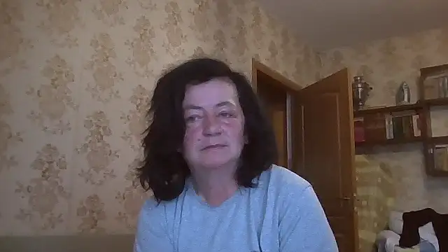 GypsiQueen2 online show from 10, 7, 2026