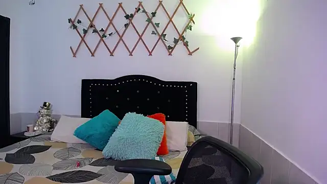 naughty girl 4u online show from 30, 10, 2025