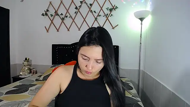 naughty girl 4u online show from 18, 2, 2026