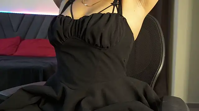 Hottie ishuu online show from 13, 7, 2026