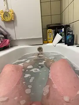 Snapshot of David19932908 chatting on 11, 2, 2025 David19932908 online show from 11, 2, 2025