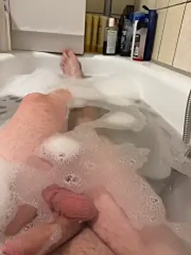 Snapshot of David19932908 chatting on 19, 11, 2025 David19932908 online show from 19, 11, 2025