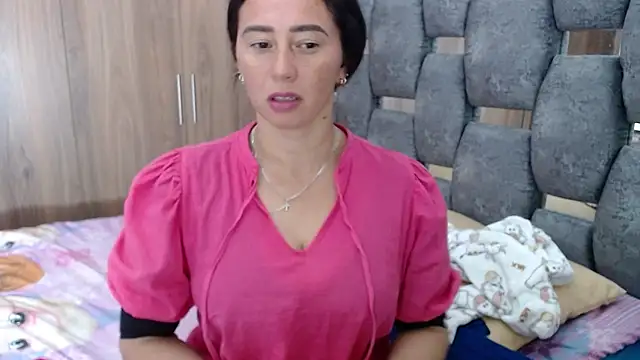 sara hott 1 online show from 1, 2, 2025