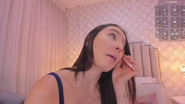 Pia Johnson  online show from 20, 9, 2025