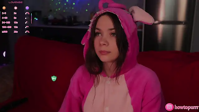 Snapshot of How2Meow chatting on 16, 12, 2025 How2Meow online show from 16, 12, 2025