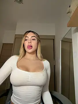 Snapshot of mi_suk11 chatting on 2, 3, 2026 mi suk11 online show from 2, 3, 2026