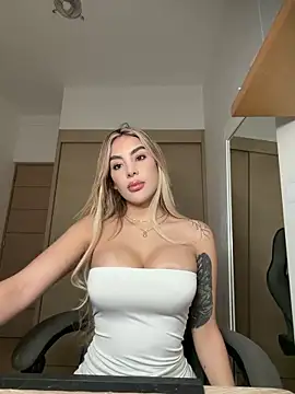 Snapshot of mi_suk11 chatting on 15, 3, 2026 mi suk11 online show from 15, 3, 2026