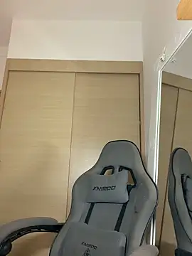 Snapshot of mi_suk11 chatting on 7, 4, 2026 mi suk11 online show from 7, 4, 2026