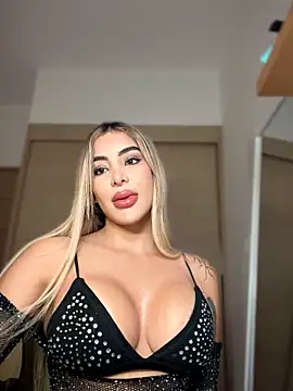 Snapshot of mi_suk11 chatting on 11, 4, 2026 mi suk11 online show from 11, 4, 2026