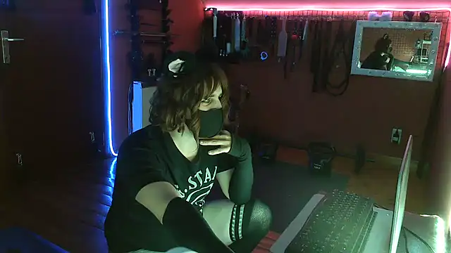 Snapshot of Ginny-the-bdsm-nympho chatting on 26, 4, 2026 Ginny-the-bdsm-nympho online show from 26, 4, 2026