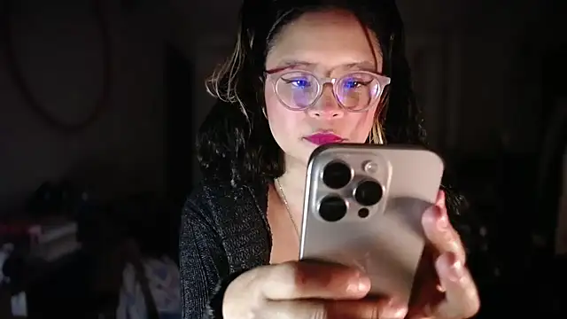 Snapshot of Hathorlove chatting on 9, 4, 2026 Hathorlove online show from 9, 4, 2026