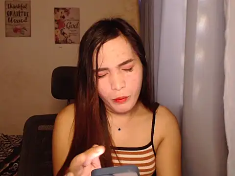 Snapshot of Msyensmith chatting on 8, 2, 2025 Msyensmith online show from 8, 2, 2025