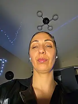 LeticiaWoods online show from 18, 6, 2026