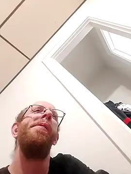 Snapshot of TaylorBlaze chatting on 5, 11, 2025 TaylorBlaze online show from 5, 11, 2025