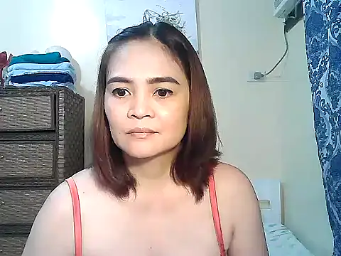 Snapshot of Kisses-13 chatting on 16, 4, 2026 Kisses-13 online show from 16, 4, 2026