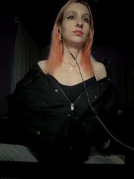 Snapshot of bunnydark00 chatting on 4, 10, 2025 bunnydark00 online show from 4, 10, 2025