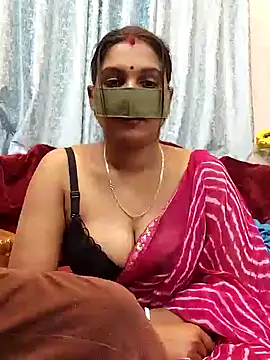 Queen Dolly online show from 6, 1, 2025