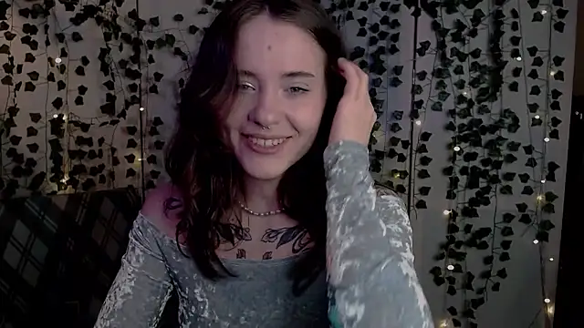 Snapshot of risha_laas chatting on 30, 4, 2026 risha laas online show from 30, 4, 2026