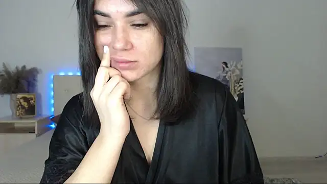 Snapshot of RoxannePure chatting on 21, 2, 2025 RoxannePure online show from 21, 2, 2025