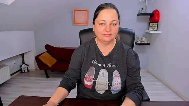 LollaGirl online show from 16, 3, 2026