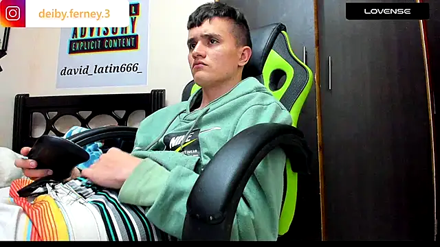 Snapshot of davidlatin66 chatting on 20, 12, 2024 davidlatin66 online show from 20, 12, 2024