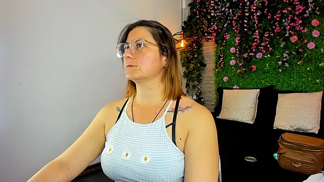 SarahDeyvis online show from 8, 11, 2025