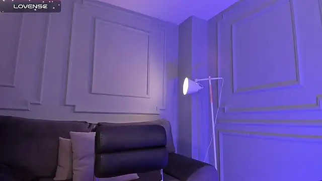 EveBensonX online show from 5, 2, 2025