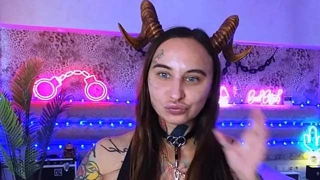 Cool Freak  online show from 28, 9, 2025