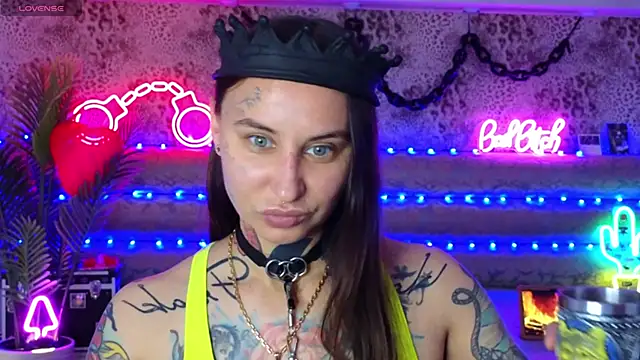 Snapshot of Cool_Freak_ chatting on 4, 4, 2026 Cool Freak online show from 4, 4, 2026