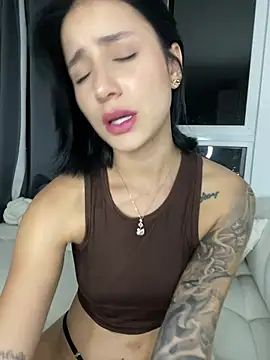 Snapshot of Ale_Lewis chatting on 4, 1, 2025 Ale Lewis online show from 4, 1, 2025