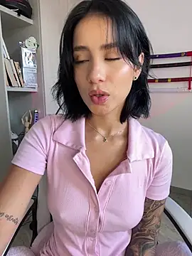 Snapshot of Ale_Lewis chatting on 17, 1, 2025 Ale Lewis online show from 17, 1, 2025