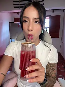 Snapshot of Ale_Lewis chatting on 8, 4, 2026 Ale Lewis online show from 8, 4, 2026